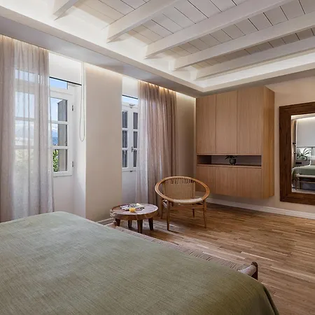 Lithinon Luxury With Free Parking *
